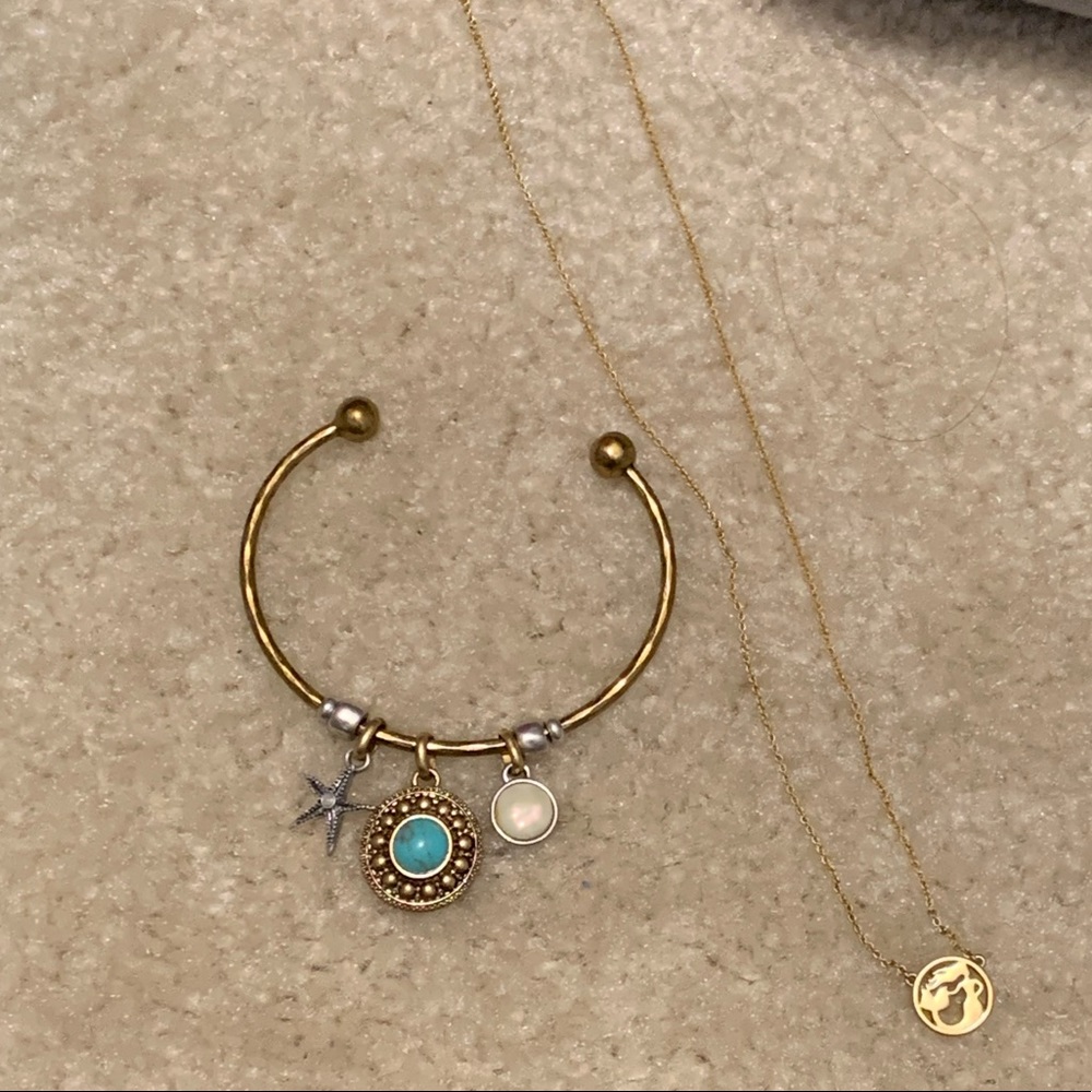 Beachy Necklace and and Bracelet Combo 🏖 🐚